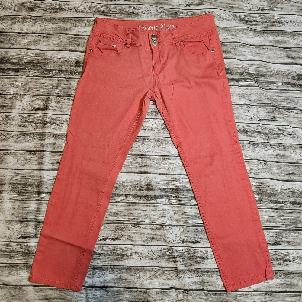 Rue 21 Coral capris